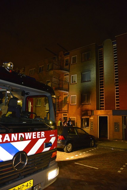 2013/203/GB 20130820 013 Rosa Manusstraat brand wonen.jpg